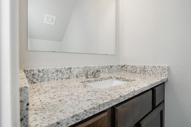 Building Photo - Spacious Townhome Available Now!