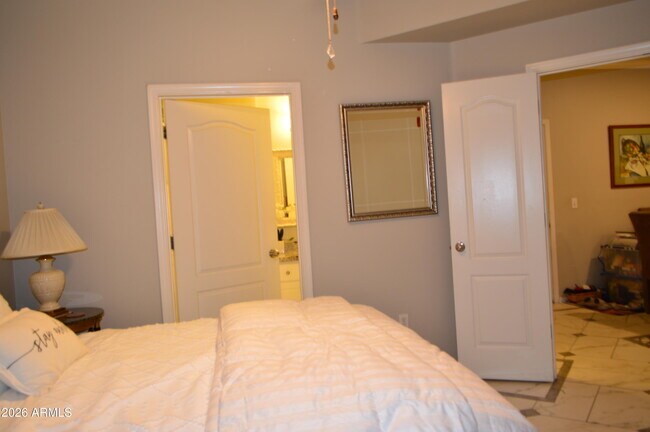 Building Photo - 1701 E Colter St