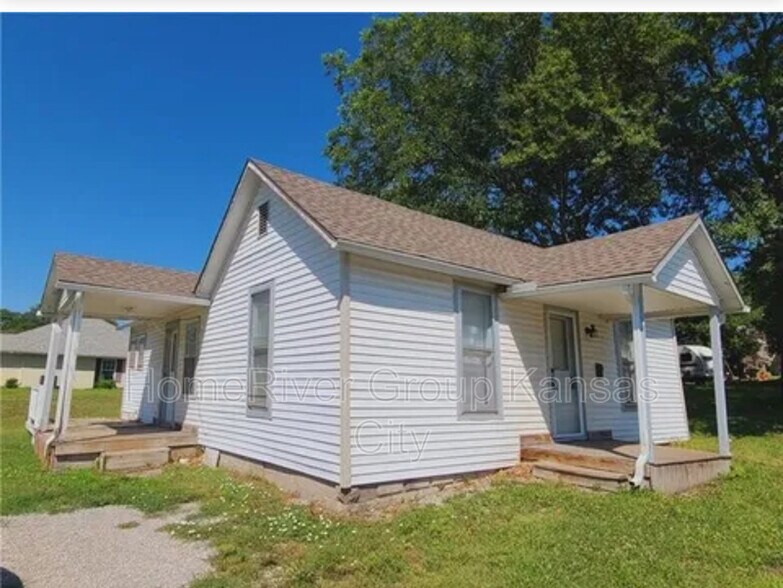 Building Photo - 2304 Elm St