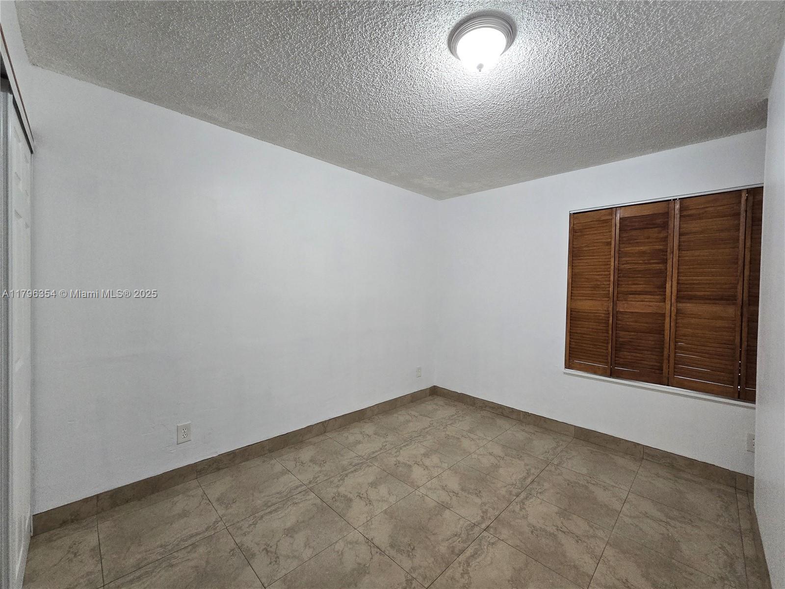Building Photo - 10421 SW 157th Pl