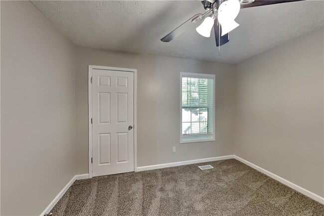 Building Photo - 7796 Mountain Creek Way
