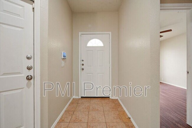 Building Photo - 8420 Silverbell Ln