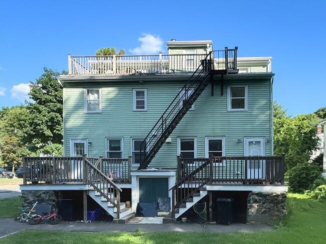 Building Photo - 27 Shirley St