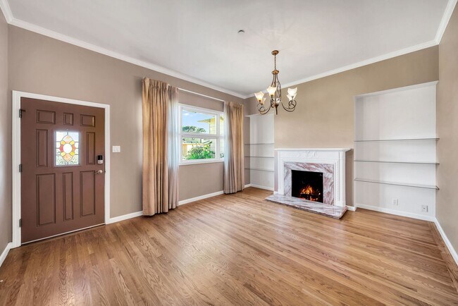 Building Photo - Welcome Home to the peaceful Shoreview Nei...