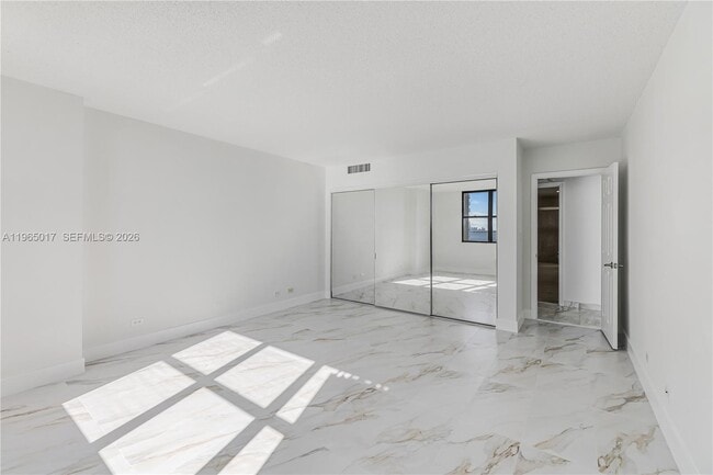 Building Photo - 1800 NE 114th St