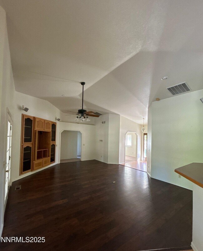 Building Photo - 5390 Vinewood Cir