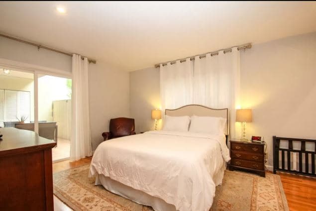 Bedroom 1 - 423 S Rexford Dr