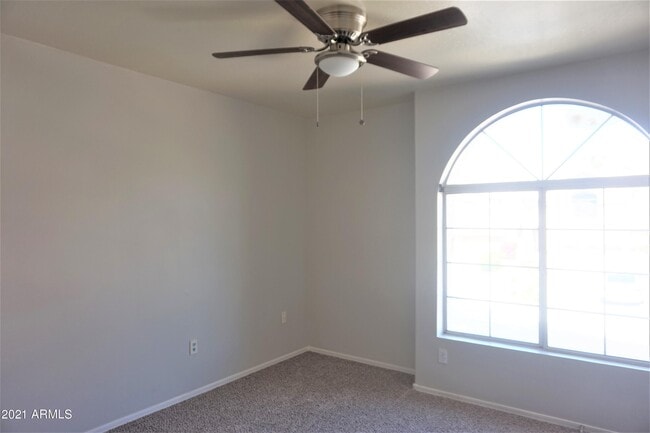 Building Photo - 1319 E Cathedral Rock Dr