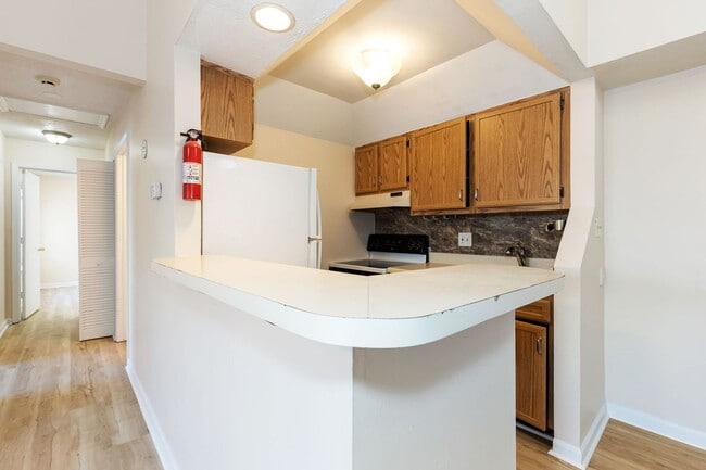 Building Photo - Ready to Rent