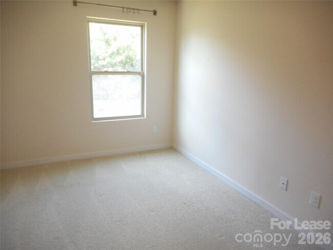 Building Photo - 7156 Pitzer Dr