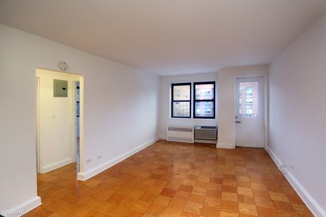 Building Photo - 77 W 15th St