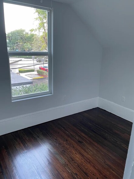 Building Photo - 7121 SW 63rd Ave