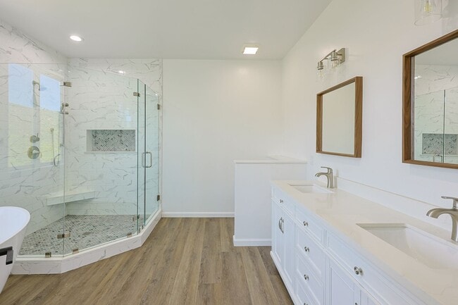 Building Photo - 4 Bedroom VIEW Home in Escondido built in 2023