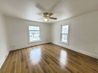 Building Photo - 604 9th St