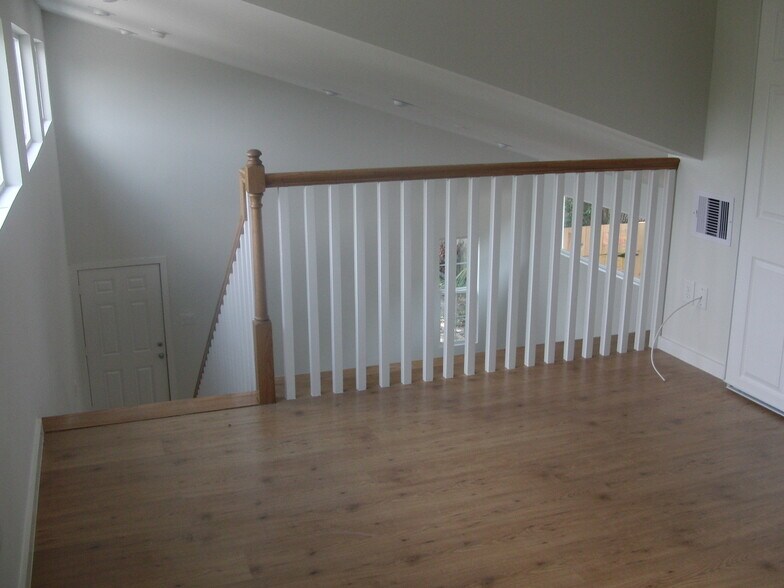 Building Photo - 1703 Oxford St