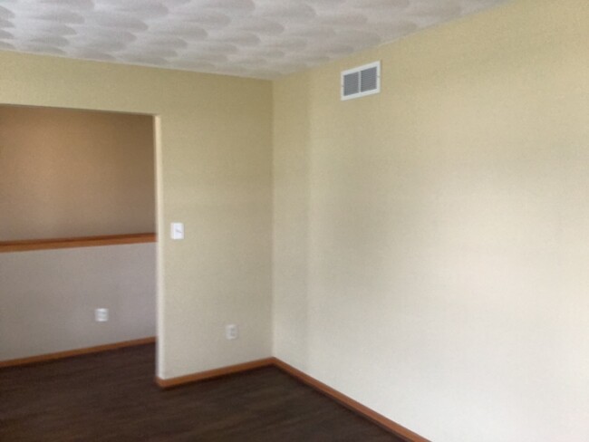 Building Photo - 10996 Meadowsweet Ln