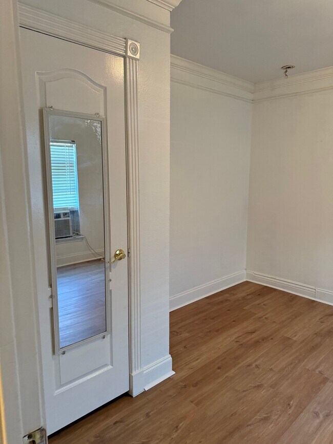 Building Photo - 6322 Stillwell St
