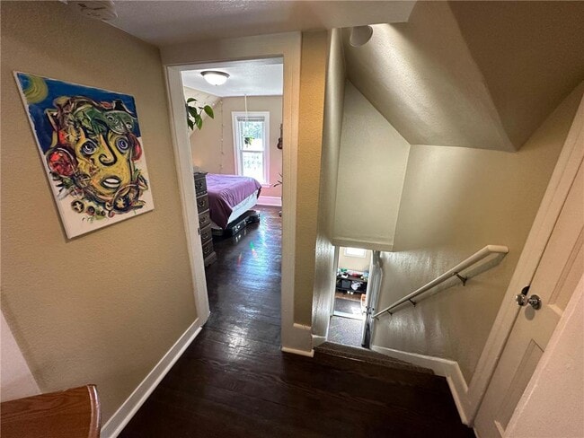 Building Photo - 613 3rd St SW