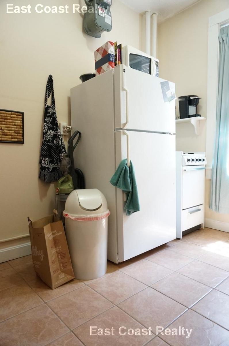 Building Photo - 79 Gordon St