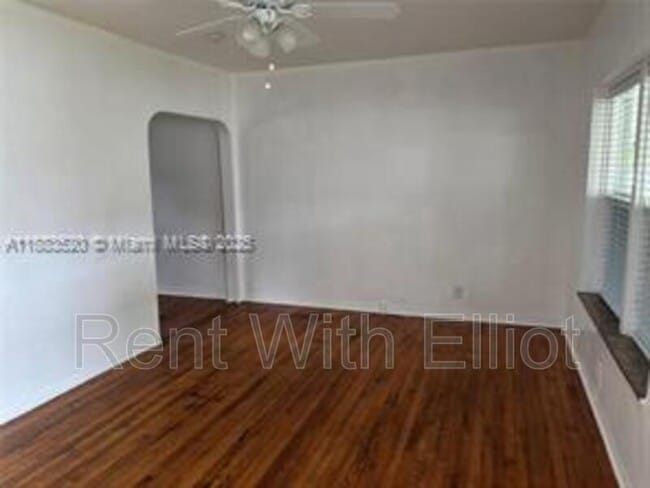 Building Photo - 1842 Funston St