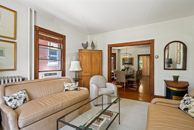 Building Photo - 14 Greenough Pl