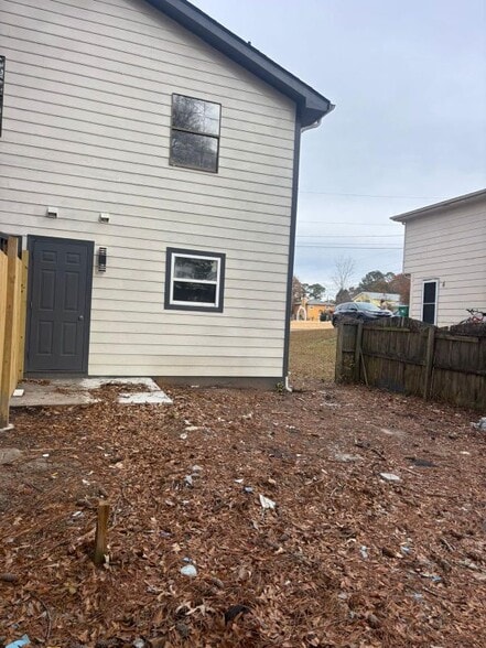 Building Photo - 184 Little Joe Ct