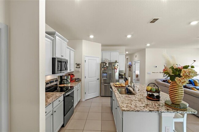 Building Photo - 6345 SW 88th Loop