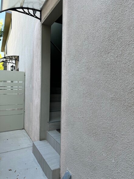 Entry to stairs - 5224 1/2 Lennox Ave