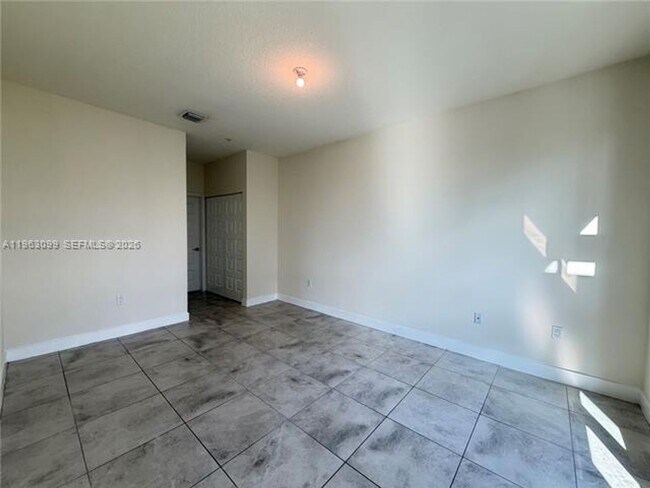 Building Photo - 4640 NW 84th Ave