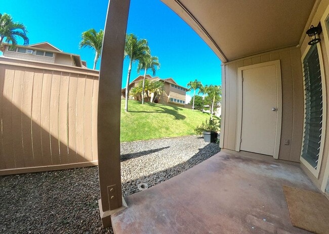 Building Photo - Waiau - 2 bedroom/2 bathroom townhouse with 1 assigned parking