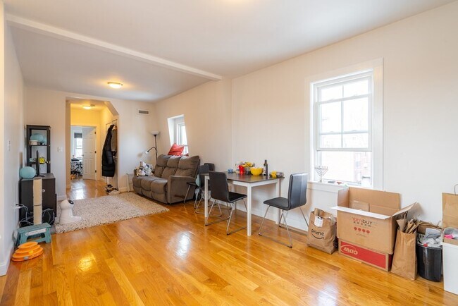 Building Photo - 745 Somerville Ave