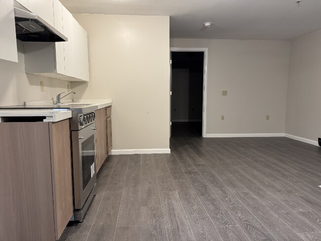 Building Photo - 355 S Main St