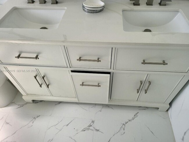 Building Photo - 15843 SW 139th St