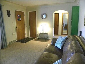 Building Photo - 2843 Castleton Ave