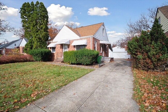 Building Photo - 25301 Marsdon Dr