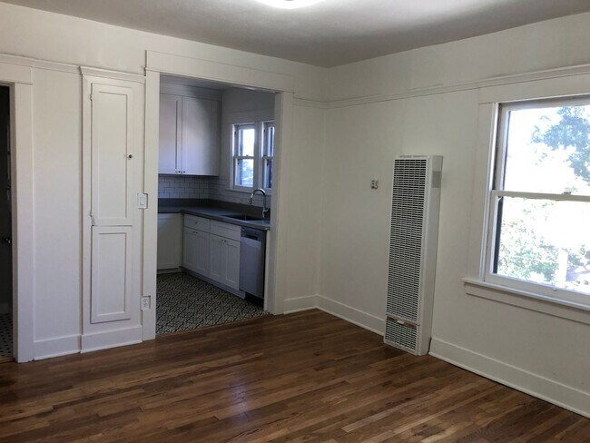 Building Photo - 219 Park Ave