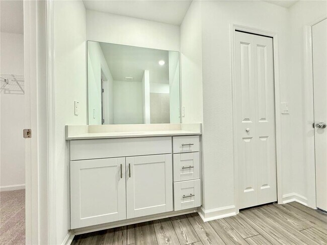 Building Photo - 3783 NE 30th Ter