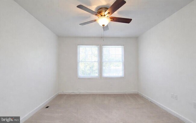 Building Photo - 12103 Salemtown Dr