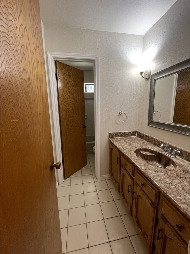 Building Photo - 1305 S James Cir