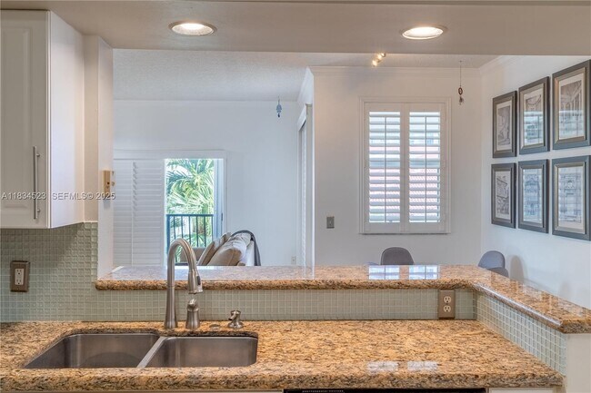 Building Photo - 3255 NE 184th St