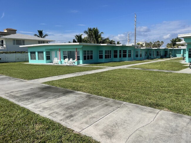 Building Photo - Direct ocean front 1 bedroom 1 bathroom