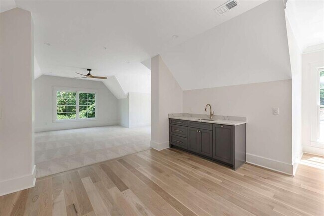 Building Photo - 402 Timberview Trail