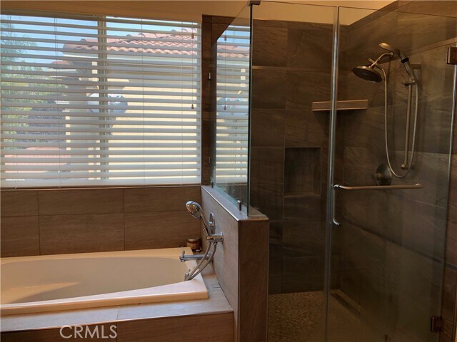 Building Photo - 5817 Cattleya Dr