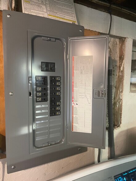 Building Photo - 40 Park Hill Rd