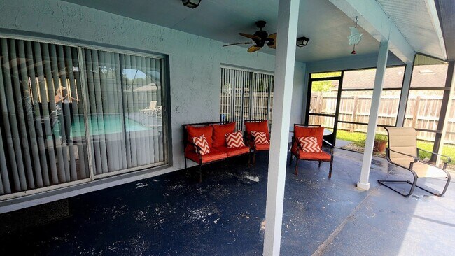 Building Photo - The Woodlands of Palm Coast- FURNISHED- 4 Bedroom 2 Bath- Long Term