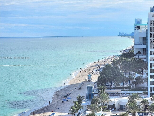 Building Photo - 2751 S Ocean Dr