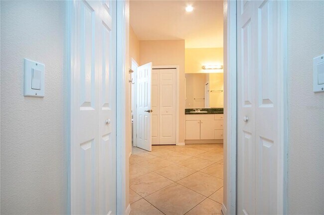 Building Photo - 2117 Huntington Ave