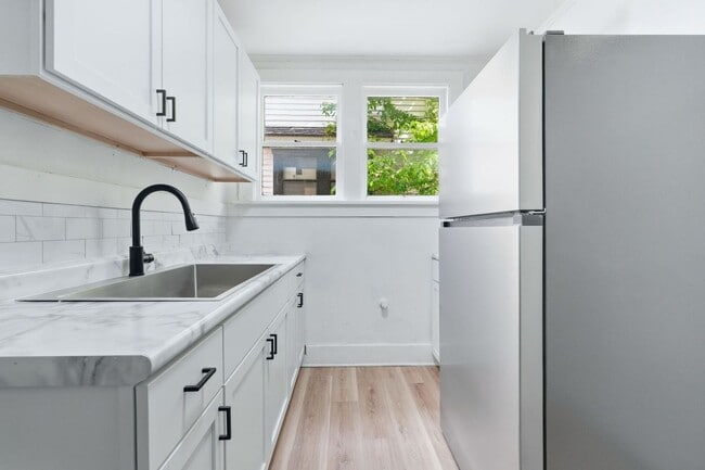 Building Photo - 3 BR - Classic Charm Meets Modern Living