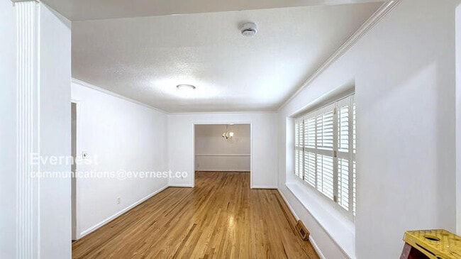 Building Photo - 1902 Dickens Dr