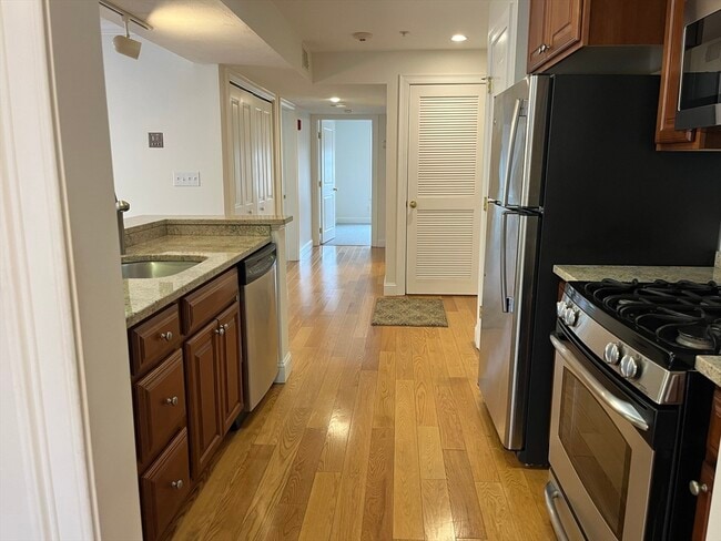 Building Photo - 12 Rose St